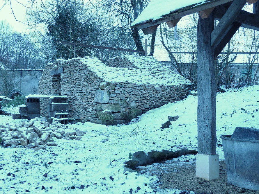 Future loge de vigne en pierres sèches